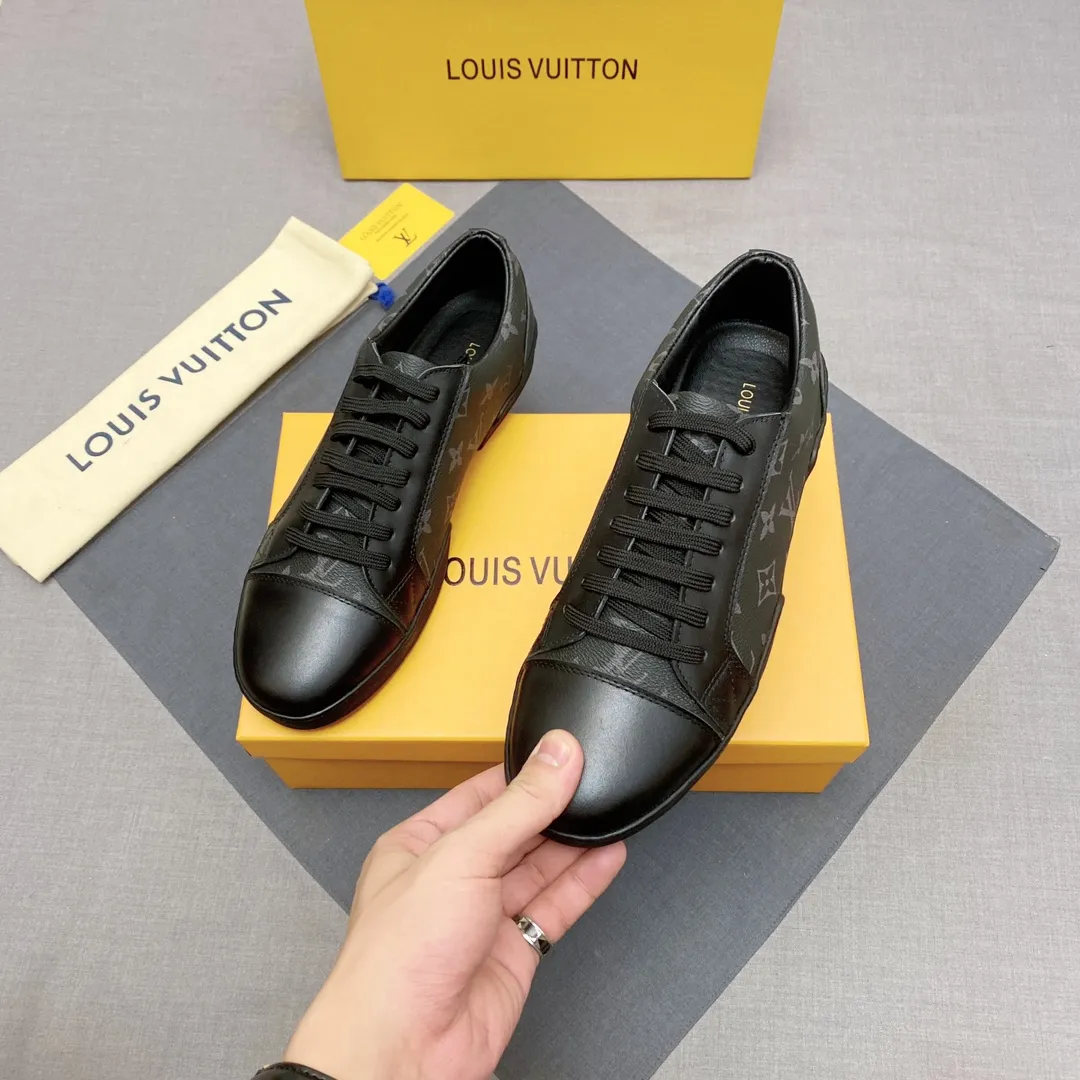 p360 LV men's shoes, casual shoes, sneakers, an international high-end brand, this model is the official classic model, 1:1 quality, made by famous manufacturers, made of Italian cowhide ➕PVC presbyoplasty material, perfect last shape, generous and fashionable design, attracting many consumers, top-grade cowhide inside, made of cowhide: what you want is high quality; dear friends, don't miss to forward the picture, the code number is 38_44 optional, No. 019